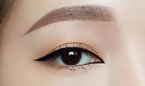 徐榮陽的鼻子效果如何？醫(yī)生實力深度評估，走進硅膠隆鼻案例分析
