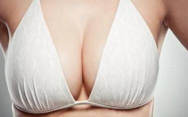 上海乳房美容醫(yī)生推薦，一線醫(yī)師李健、殷初陽及文愛克備受矚目！