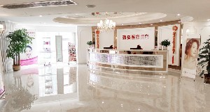 深圳薇姿整形假體隆鼻手術(shù)有何優(yōu)勢？有哪些風(fēng)險(xiǎn)？