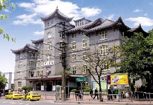 重慶中山醫(yī)院面部填充維持時間？價格貴嗎？