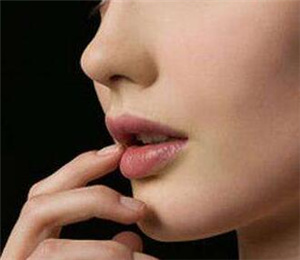 重慶當(dāng)代整形美容醫(yī)院歪鼻矯正