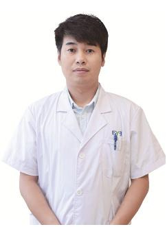 王偉