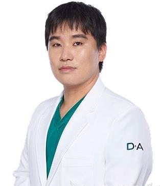 曹棟弼