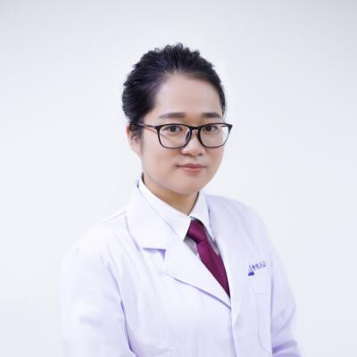 龔異英