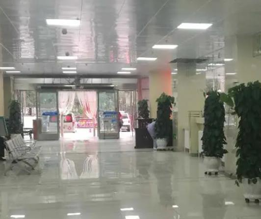 西寧市第二人民醫(yī)院整形美容科_醫(yī)院走廊