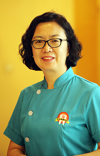 白麗霞