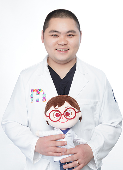 何偉