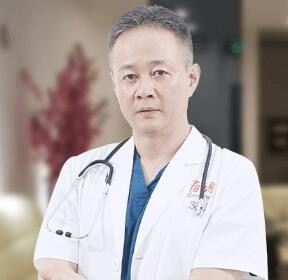 洪偉
