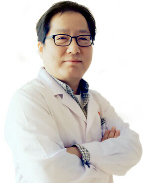 李庸國